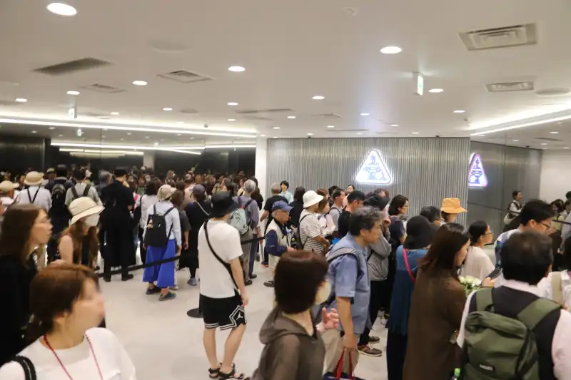 地球や火星について解説を行う映像ルーム