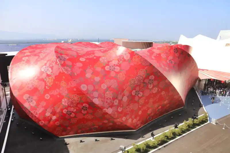 美しい西陣織が特徴となっている飯田グループ×大阪公立大学共同出展館