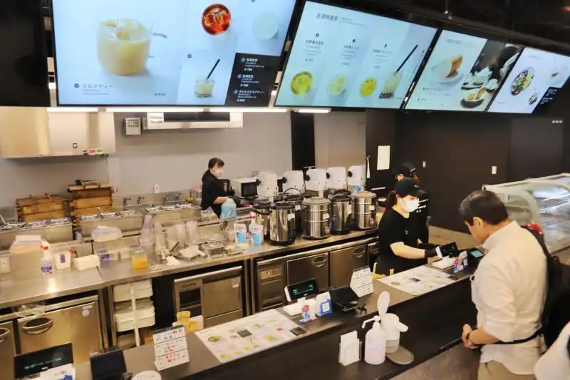 台湾グルメやスイーツを販売するテイクアウトカウンター