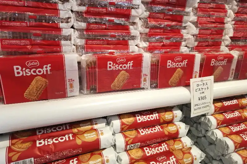 お菓子の国ベルギー生まれのビスケット、ロータス ビスコフも販売