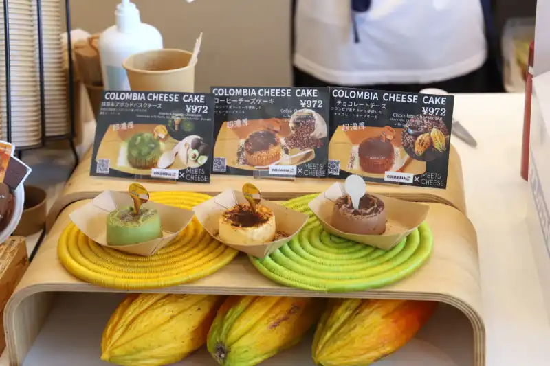 カカオハンターズのチョコを使用した濃厚チーズケーキが人気