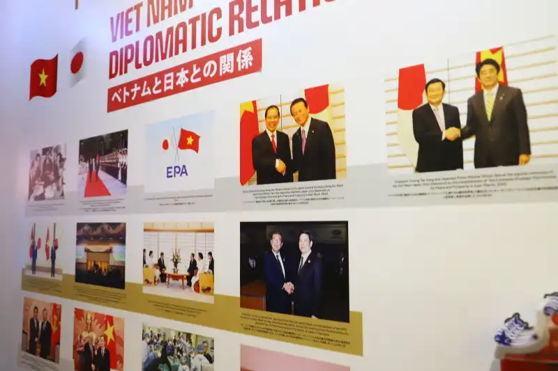 日本とベトナムの友好関係を掲げる展示コーナー