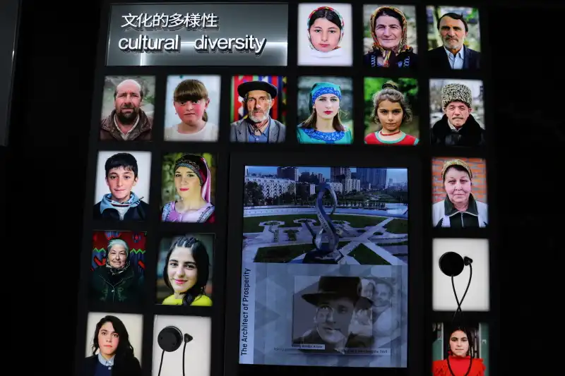 宗教はイスラム教を中心に、多様で豊かな文化を紹介するコーナー