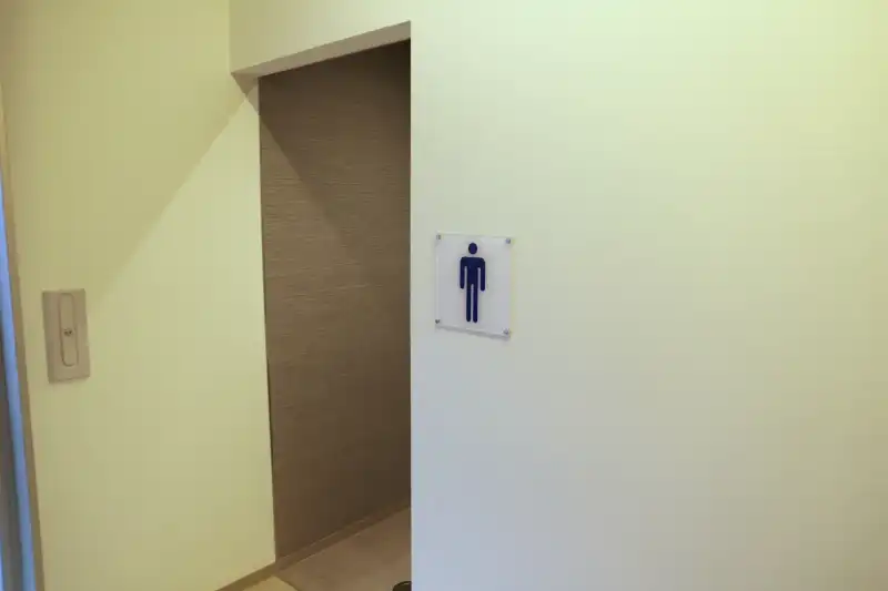 パビリオンに入らなくても利用できる3階のトイレは貴重