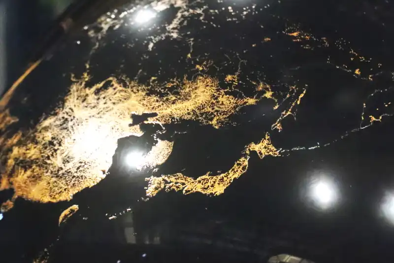 日本を始め、世界各国を３６０度方向から鑑賞可能