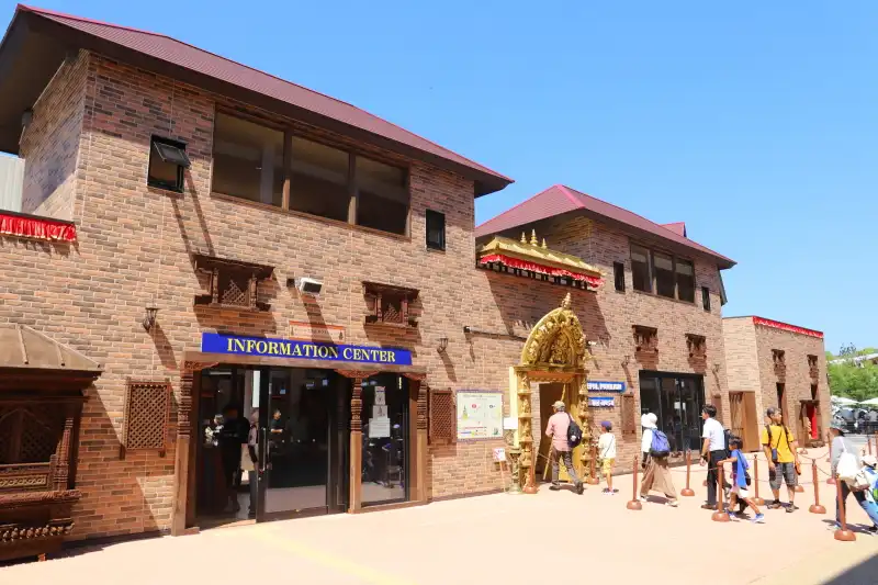 工事が遅れて７月１９日に開館したネパールパビリオン