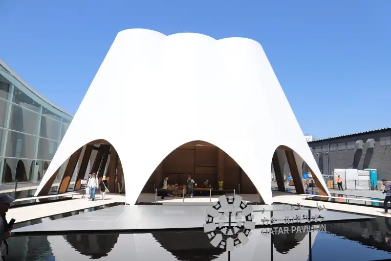 真っ白な建物が特徴となっているカタールパビリオン