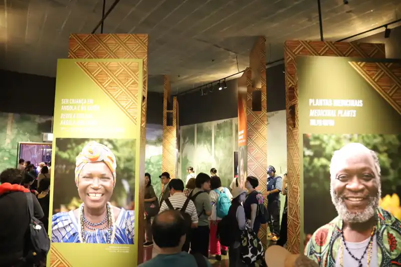 アンゴラの医療や健康教育について紹介する文化・教育エリア